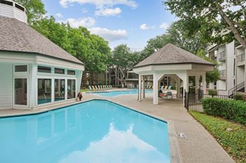 Three sparkling pools w/ wi-fi